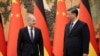 资料照：中国国家主席习近平在北京人大会堂会晤到访的德国总理朔尔茨。（2022年11月4日）
