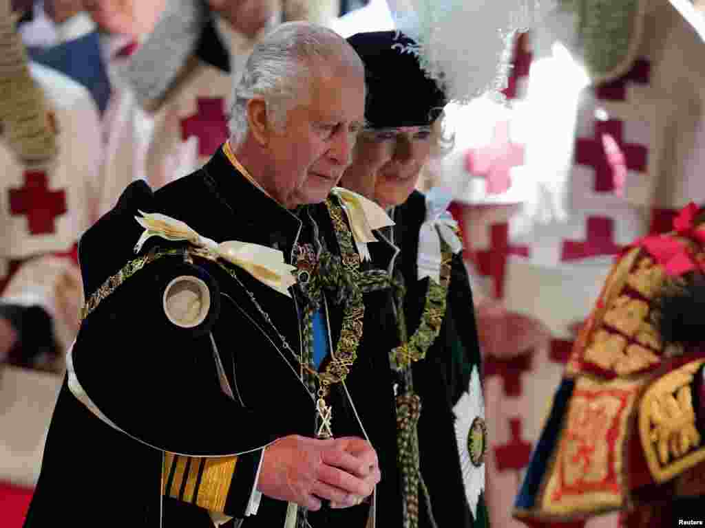 Tras la muerte de la Reina Isabel II en 2022, Carlos fue coronado rey en marzo de 2023. La ceremonia se dio en medio de la asistencia de líderes mundiales y seguidores y detractores de la monarquía inglesa. 