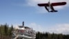 ARCHIVO – Una avioneta Piper PA-18 vista el 19 de mayo de 2008, en el río Chena en Fairbanks, Alaska, EEUU.