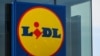 Logo supermarket Lidl di Bethune, Prancis utara, 28 November 2022. (DENIS CHARLET/AFP)