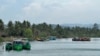 Perahu nelayan di dekat kotapraja Gwa di negara bagian Rakhine Myanmar, 11 Mei 2023. Topan Mocha dengan kecepatan angin hingga 145 kilometer (90 mil) per jam diperkirakan akan menhantam sepanjang perbatasan Bangladesh-Myanmar, 14 Mei 2023. (Sai Aung MAIN / AFP) 
