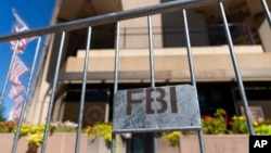 Gedung markas FBI terlihat di Washington, 13 Agustus 2022. (Foto: AP)