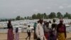 Sejumlah warga Kongo yang kehilangan tempat tinggalnya terlihat berada di kamp Kigonze IDP yang terletak di Bunia, provinsi Ituri pada 2 Maret 2023. (Foto: Reuters/Paul Lorgerie)