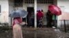 Alors que dans la capitale Moroni, toujours sous une pluie battante, chacun semblait avoir repris une activité normale, une grande tension régnait à Anjouan, où des jeunes ont manifesté spontanément à l'annonce de la victoire présumée du candidat du parti au pouvoir. 
