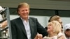 Donald Trump azali koseka na molongani wa ye kala Ivana Trump le 7 septembre 1997