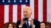 Presiden AS Joe Biden menyampaikan pidato kenegaraan di hadapan anggota Kongres AS di Gedung Capitol, Washington, pada 1 Maret 2022. (Foto: Pool via AP/Saul Loeb) 