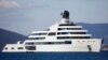 Kapal pesiar (yacht) super mewah milik oligarki Rusia, Roman Abramovich, dilaporkan berlabuh di Montenegro (foto: dok). 