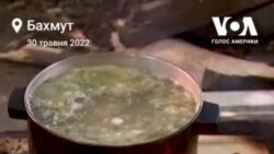 "Був вдома, і тут – бах – приліт". Мешканець Бахмута показав, в яких умовах живе його родина. Відео