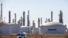 Pemandangan kilang minyak Suncor Energy yang berlokasi di Sarnia, Ontario, Canada, dalam foto yang diambil pada 20 Maret 2021. (Reuters/Carlos Osorio)