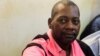 Chauffeur de taxi avant de se proclamer pasteur, Paul Nthenge Mackenzie est en détention depuis le 14 avril, au lendemain de la découverte de victimes dans la forêt de Shakahola.