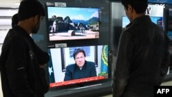 عمران خان کی تقریر عوامی اور سیاسی حلقوں میں موضوع بحث بنی ہوئی ہے۔