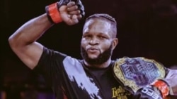 Ziko Makengele ("The Gorilla"), champion du monde ya MMA EFC ayanoli na mituna ya VOA Lingala 