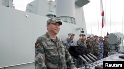 中国国家主席习近平在南中国海检阅中国海军 (2018年4月12日)