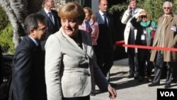  Başbakan Angela Merkel anketlerde önde gidiyor