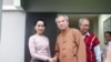 မှတ်တမ်းဓာတ်ပုံ - EBO ညွှန်ကြားရေးမှူး ဦးဟန်ညောင်ဝေနဲ့ ဒေါ်အောင်ဆန်းစုကြည်။ ဓာတ်ပုံ - AFP 