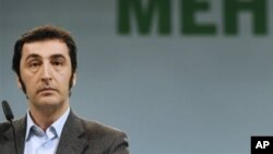 Alman Yeşiller Partisi Eşbaşkanı Cem Özdemir
