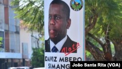Cartazes de Daviz Simango e do MDM colados pelas ruas de Maputo. Moçambique, Outubro 2014