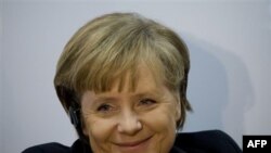 Angela Merkel Hamburg'daki seçimlerden istediğini bulamadı