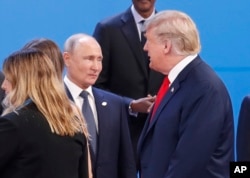 Трамп проходить повз Путіна на саміті в Буенос-Айресі
