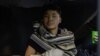 V_Zelenskiy_official Telegram အကောင့် ထုတ်ပြန်ချက် ဓာတ်ပုံထဲမှာ ယူကရိန်းစစ်တပ်က ဖမ်းမိထားတယ် ဆိုတဲ့ မြောက်ကိုရီးယားစစ်သား တဦးလို့ စွပ်စွဲခံရသူကို ထုတ်ဖော်ပြောကြားခြင်းမရှိတဲ့ နေရာတခုမှာ တွေ့မြင်ရပုံ။ ဓာတ်ပုံ - Telegram/V_Zelenskiy_official 
