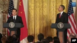 奥巴马总统和中华人民共和国胡锦涛主席在联合记者会上
