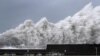 Des vagues géantes provoquées par le typhon Jebi sur le port de pêche à Aki, dans la préfecture de Kochi, dans l’ouest du Japon, le 4 septembre 2018.