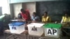 Assembleia de voto em Quelimane