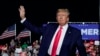 Mantan Presiden AS Donald Trump tiba di sebuah acara kampanye di Waukesha, Wisconsin, pada 5 Agustus 2022. (Foto: AP/Morry Gash)