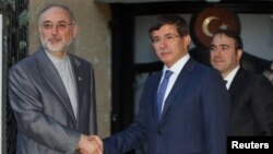 Davutoğlu ve İran Dışişleri Bakanı Salihi geçen Ağustos ayında Ankara'da yaptıkları görüşmede