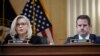 Anggota Parta Republik Liz Cheney (kiri)dan Adam Kinzinger hadir dalam sesi rapat mengenai investigasi penyerangan Gedung Capitol pada 6 Januari 2021, di Washington, pada 1 Desember 2021. (Foto: Pool/AFP/Drew Angerer)