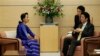 မြန်မာ့ဒီမိုကရေစီခေါင်းဆောင် ဒေါ်အောင်ဆန်းစုကြည်နှင့် ဂျပန်ဝန်ကြီးချုပ် ရှင်ဇိုအာဘေးတို့ ဂျပန်နိုင်ငံ တိုကျိုမြို့တွင် တွေ့ဆုံစဉ်။ ( ဧပြီလ ၁၈ရက်နေ့၊ ၂၀၁၃။)