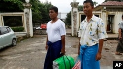 ရန်ကုန် အင်းစိန်ထောင်မှ လွတ်မြောက်လာသူ တချို့ကို အင်္ဂါနေ့က တွေ့မြင်ရစဉ်
