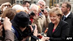 Merkel Zor Durumda