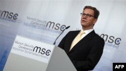 Almanya Dışişleri Bakanı Guido Westerwelle Münih'teki Güvenlik Konferansında konuşurken